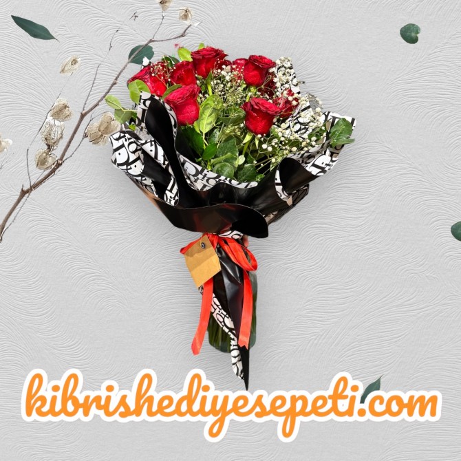 12 Kırmızı Gül Buketi